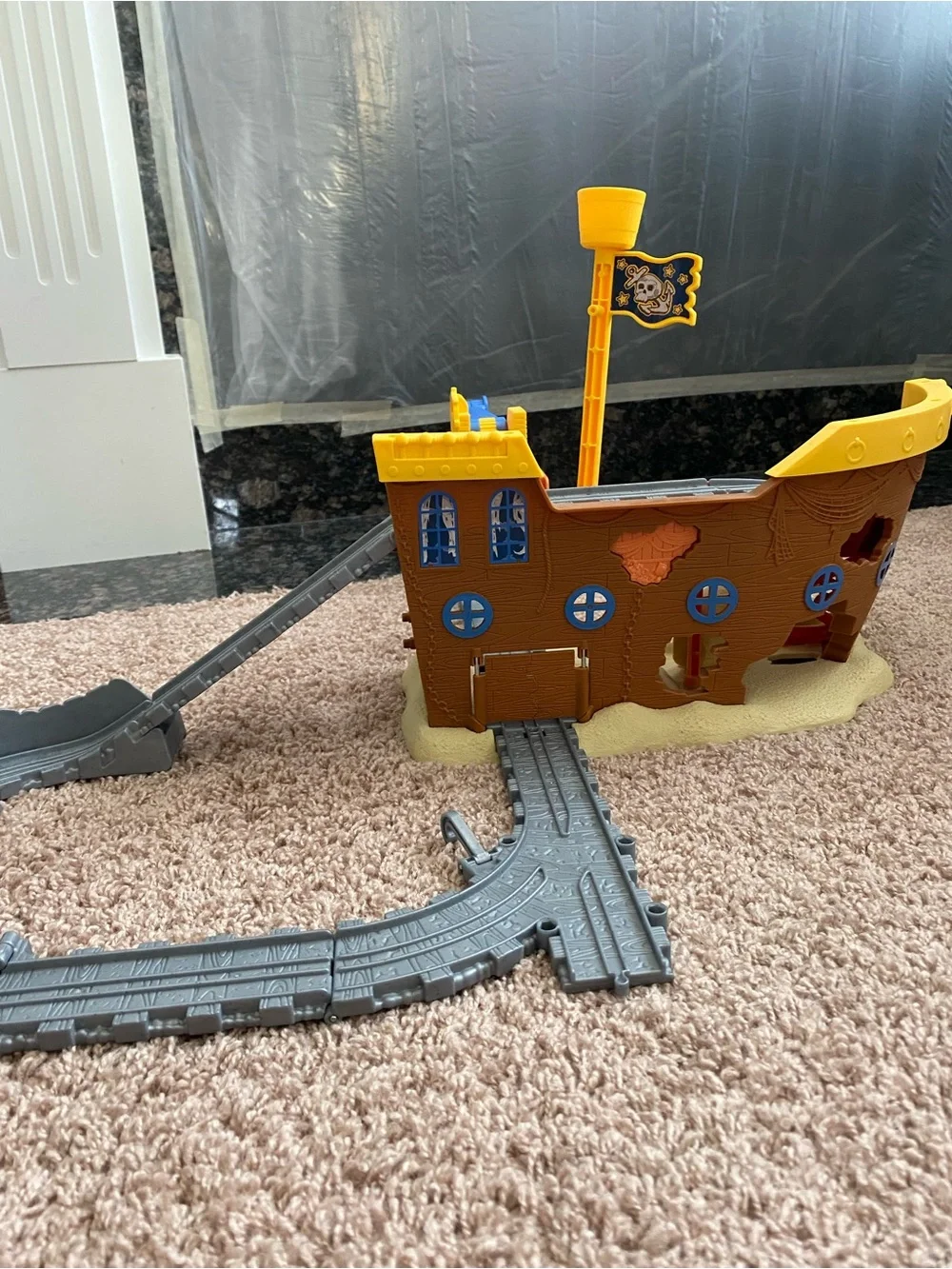 Thomas & Friends TrackMaster Shipwreck Rails Pirate Ship Skull Track Playset Set